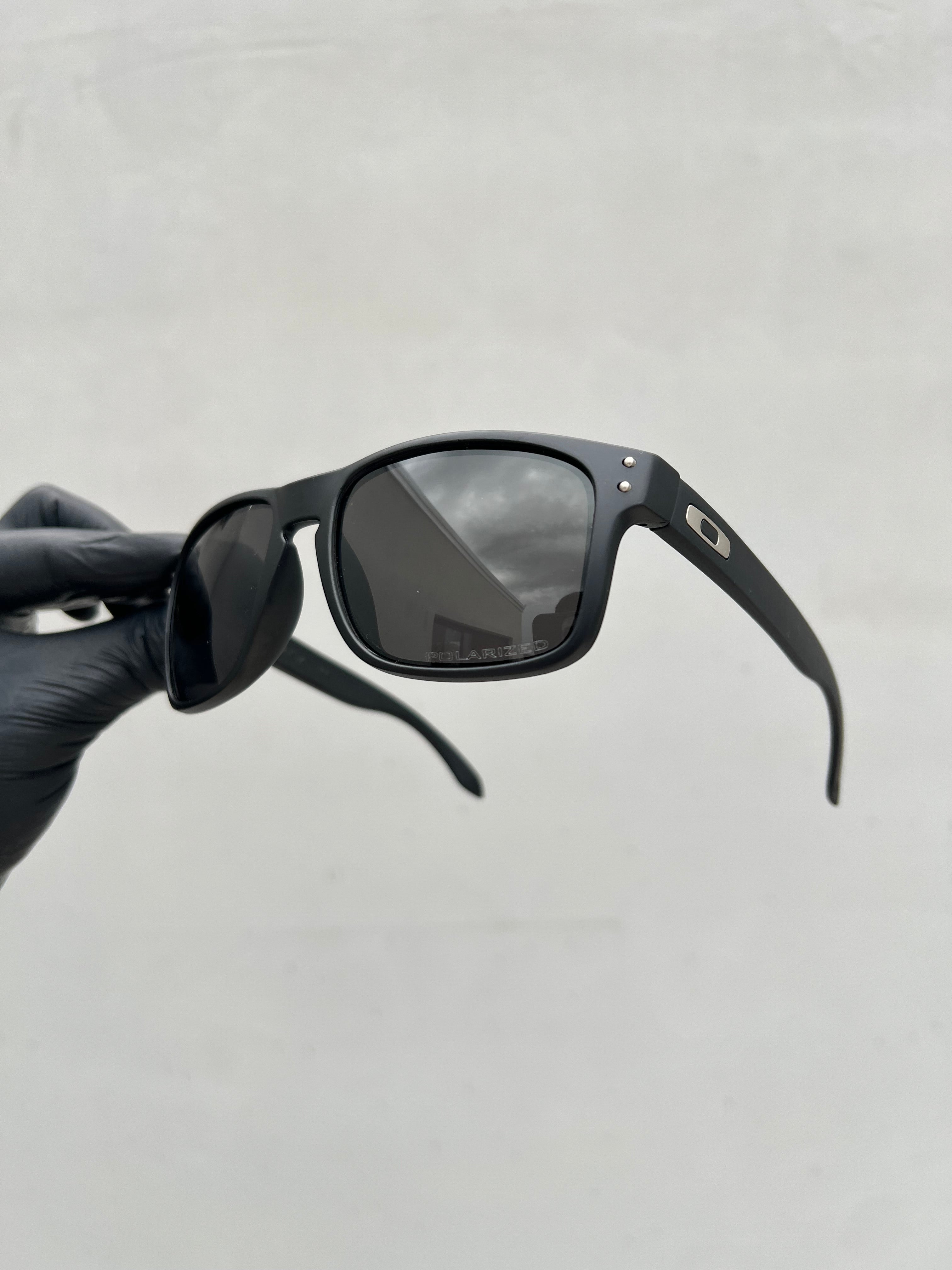 Holbrook Black (un)