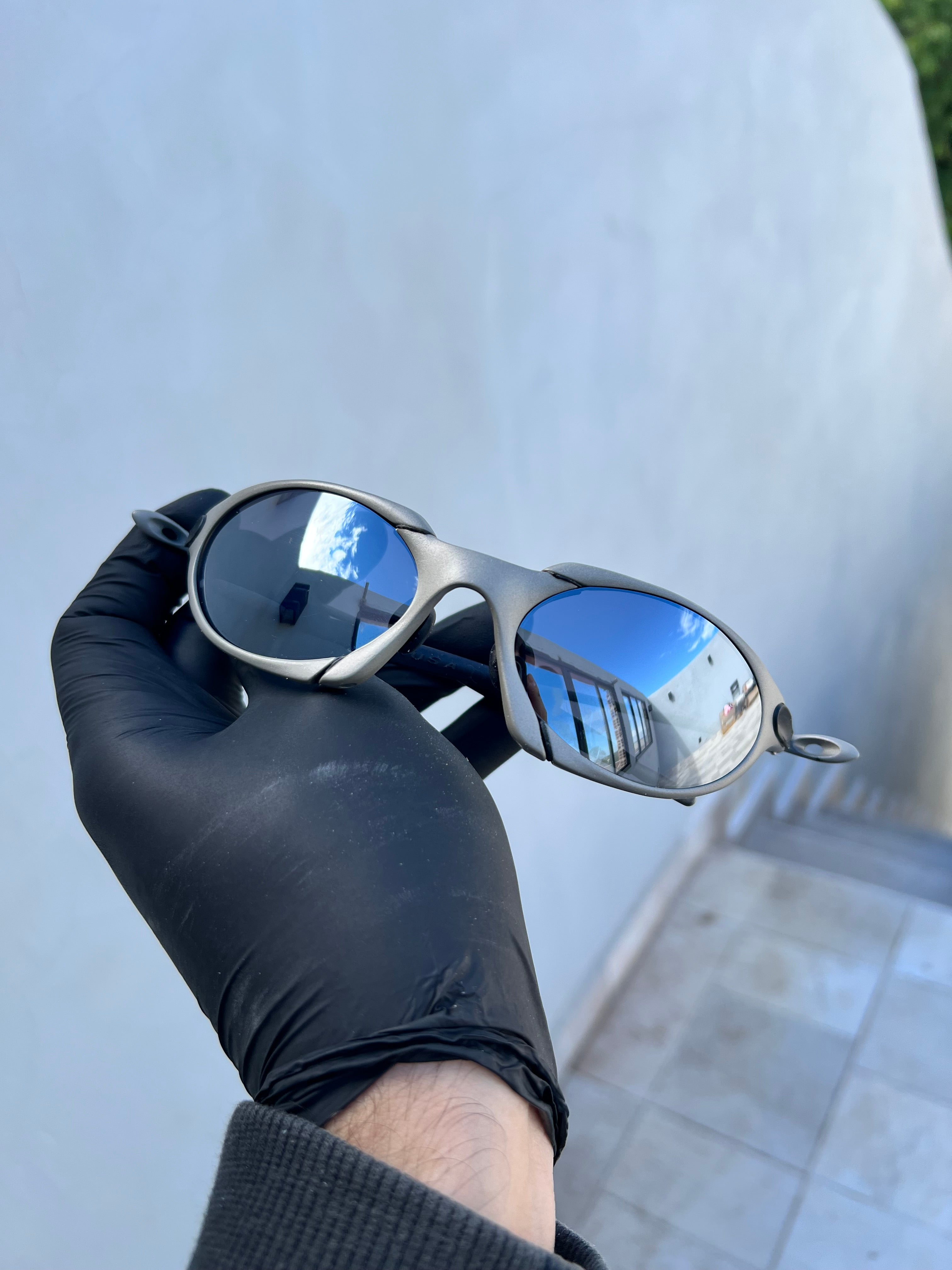 Romeo-1 X-Metal Black espelhado Linha Ouro