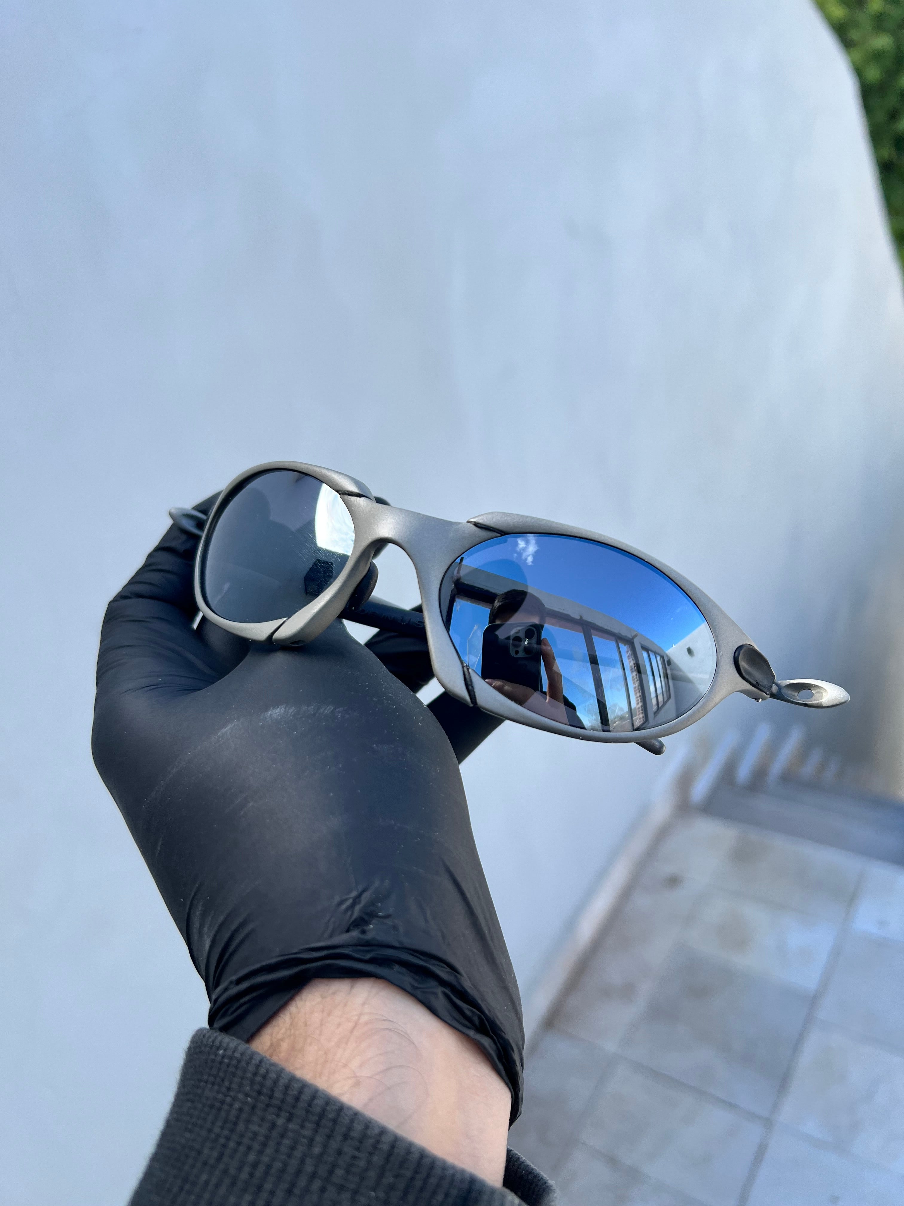 Romeo-1 X-Metal Black espelhado Linha Ouro