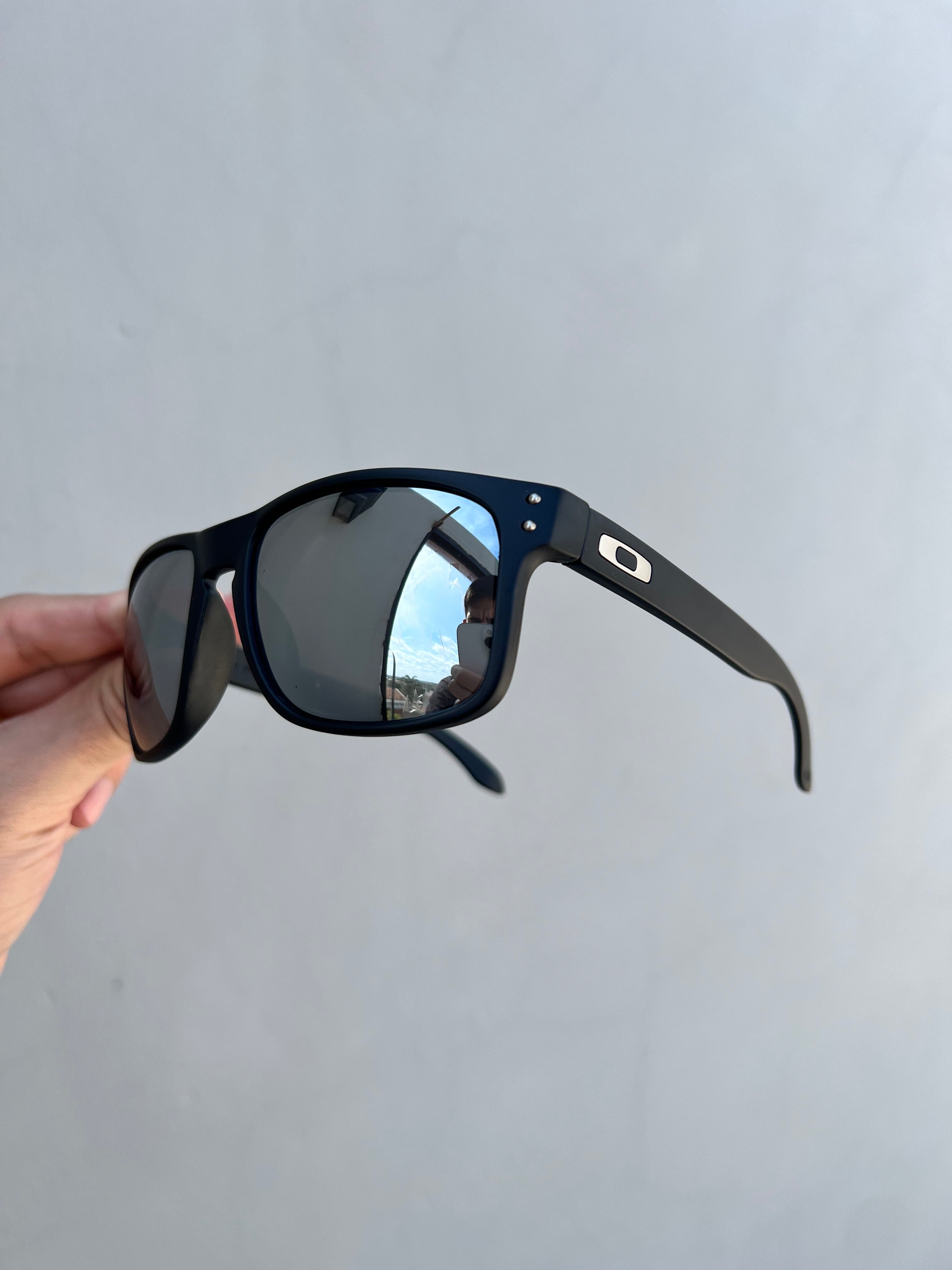 Holbrook Liquid Custom (2x1)