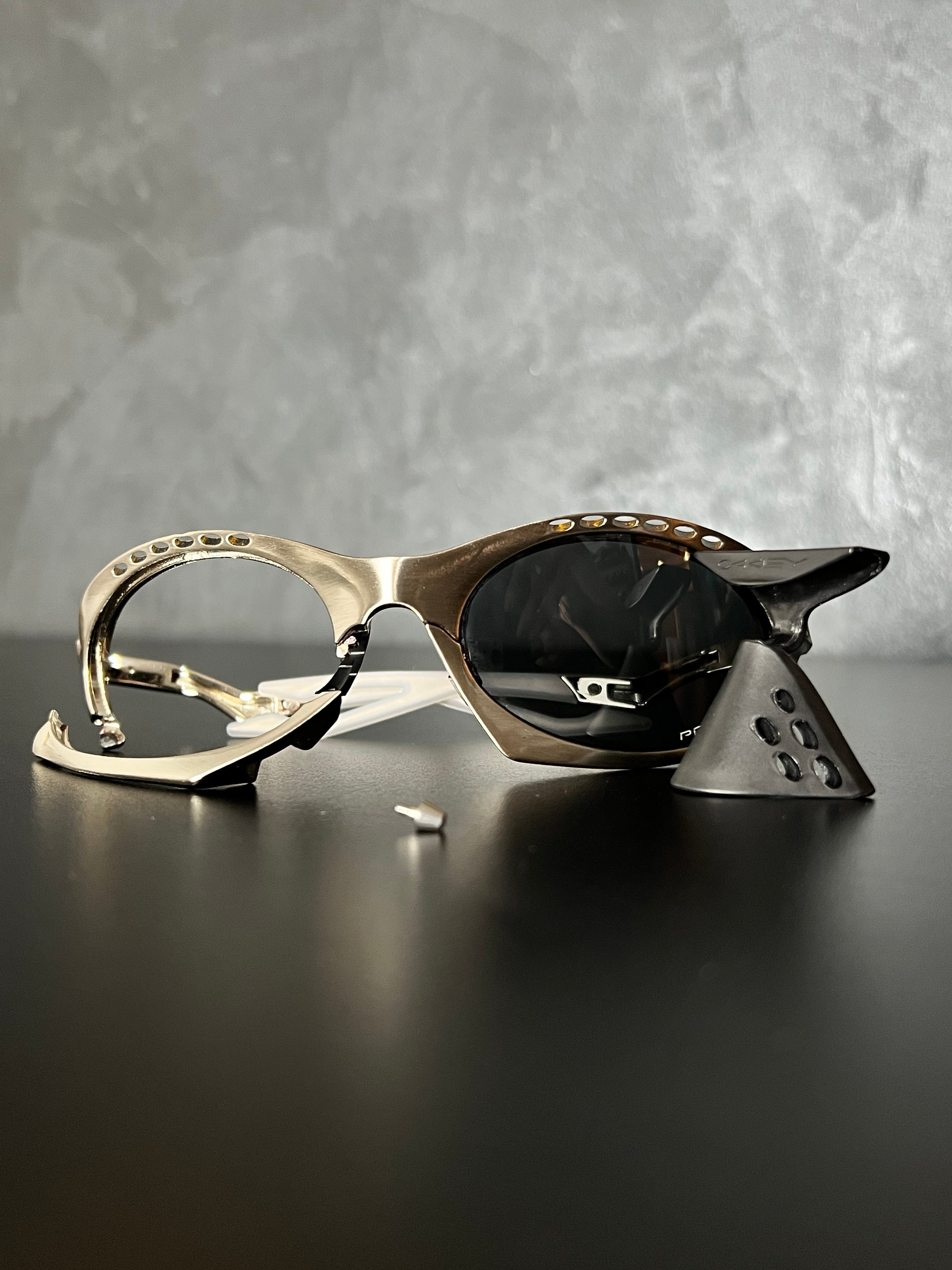 Plantaris Titânio Lentes Black (feita em metal) (2x1)