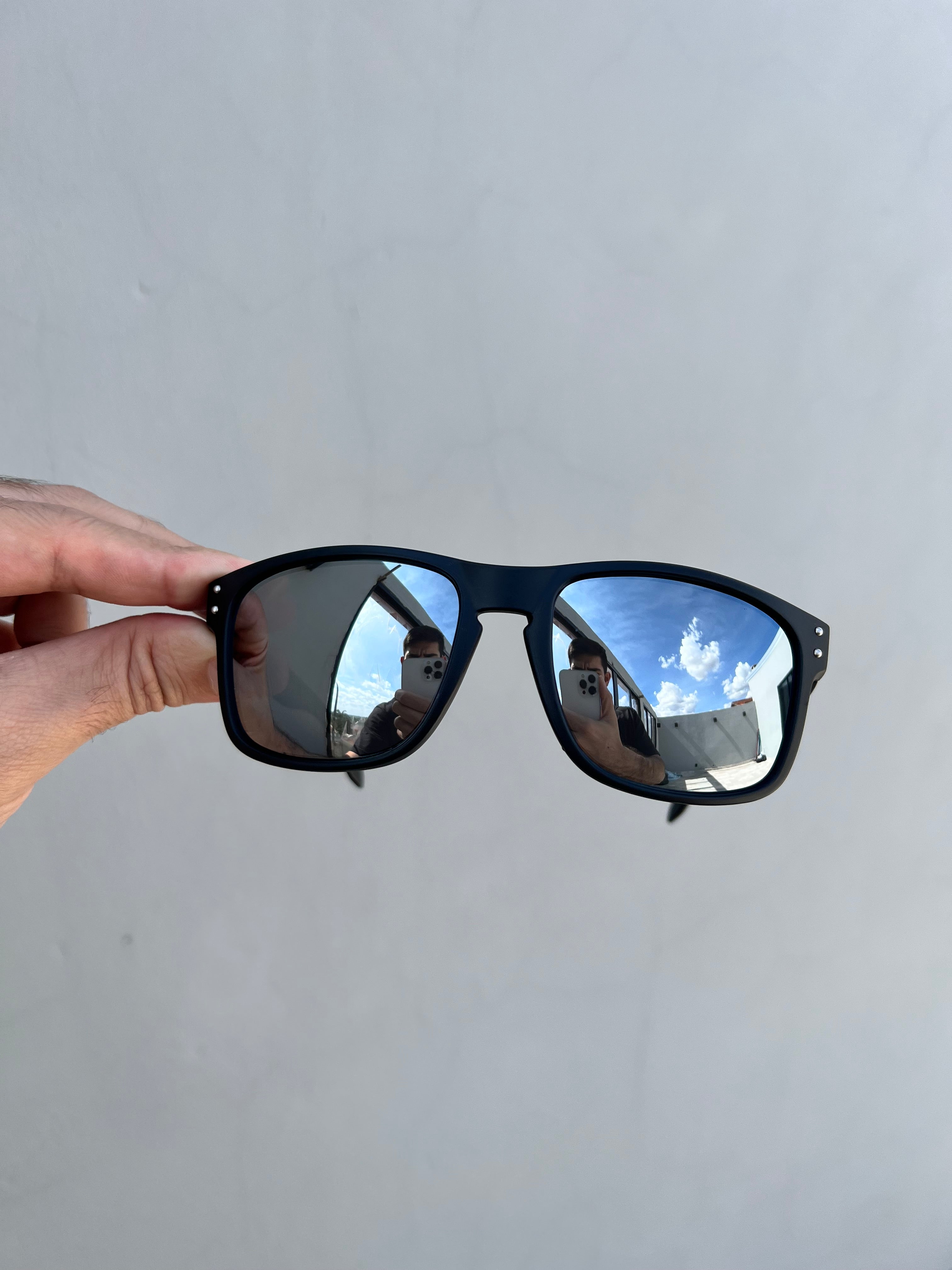 Holbrook Liquid Custom (2x1)