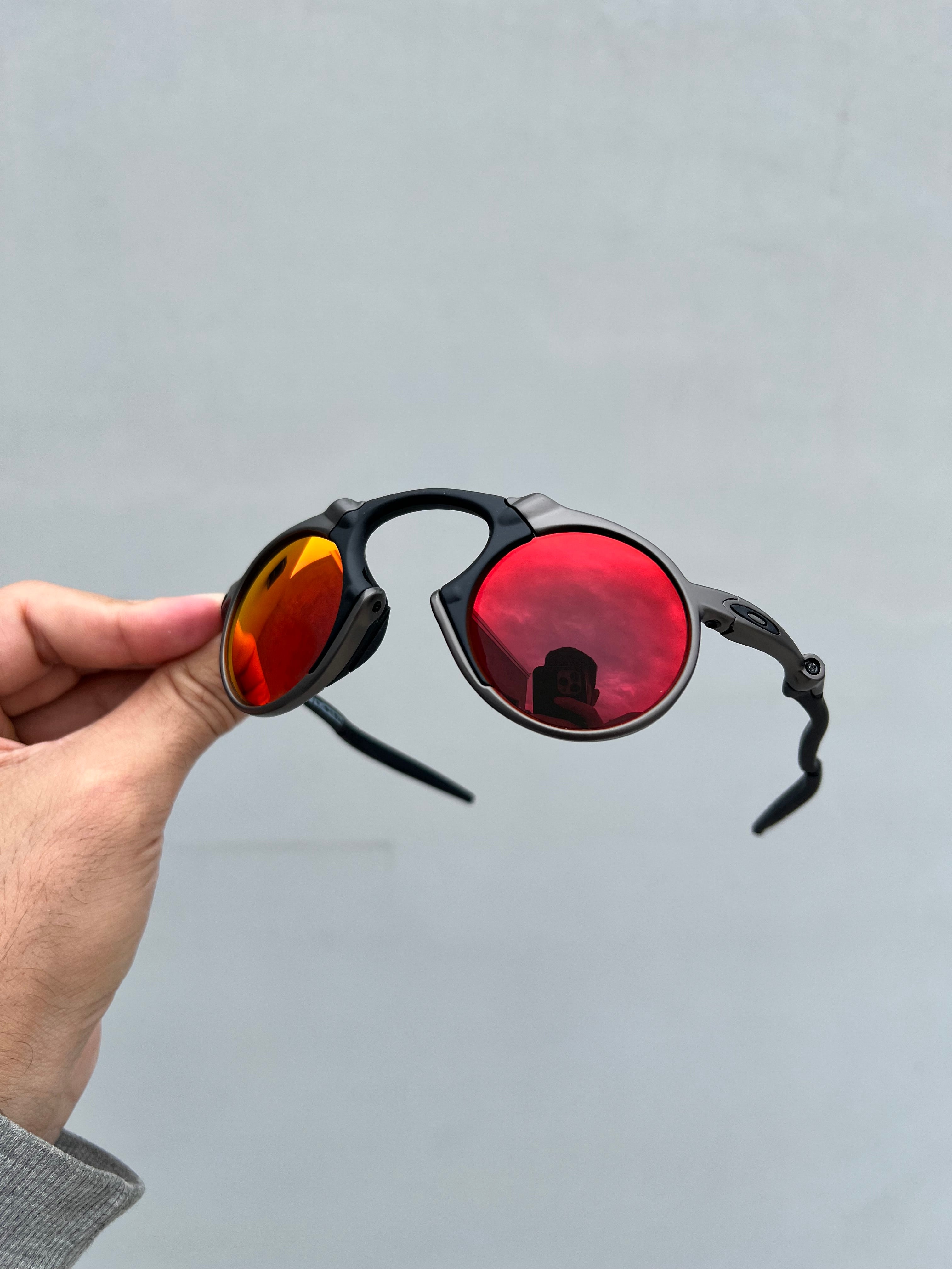 Madman Dark Rubi Custom Premium (2x1)