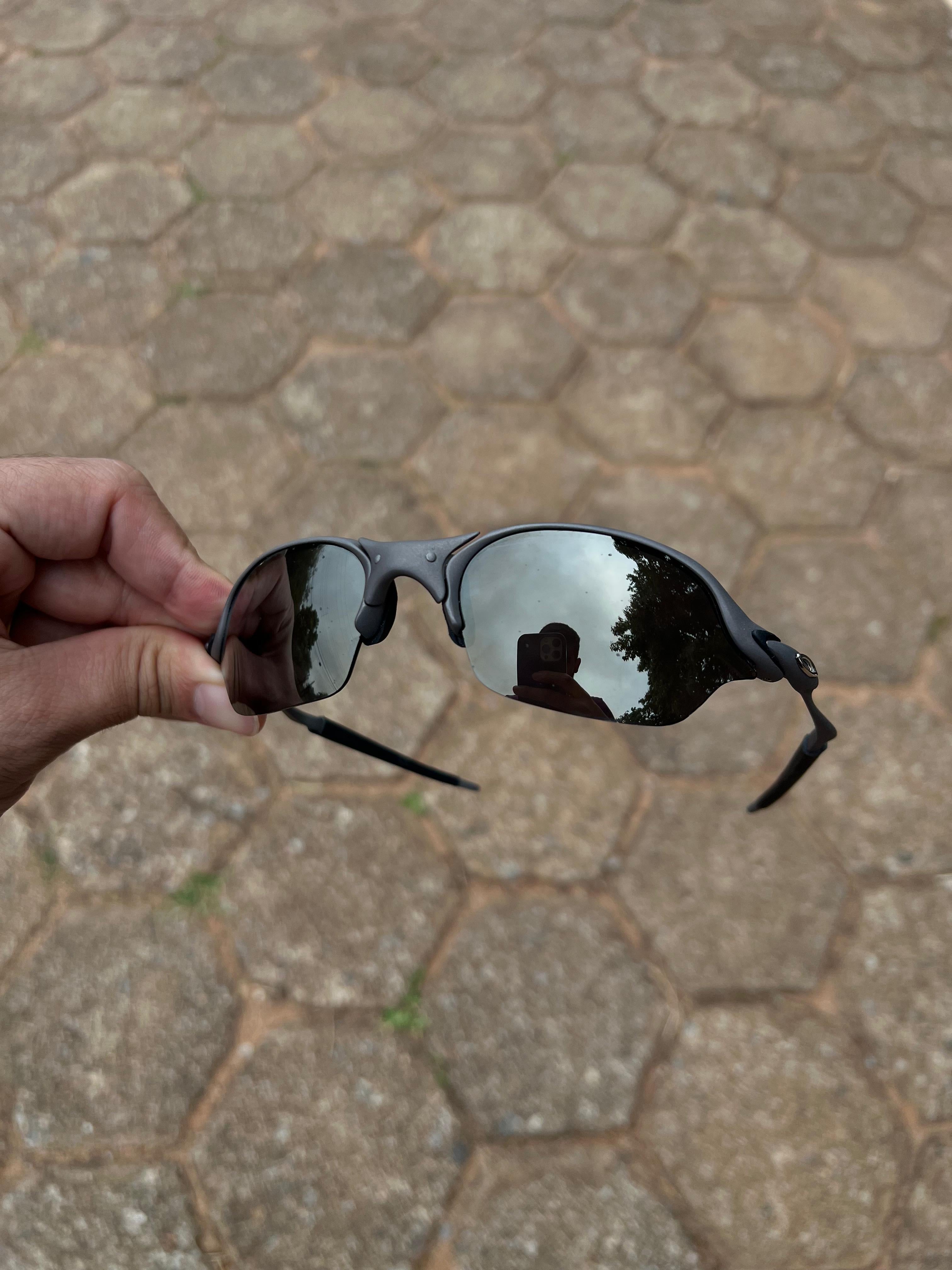 Romeo2 XM Black Espelhado Linha Ouro
