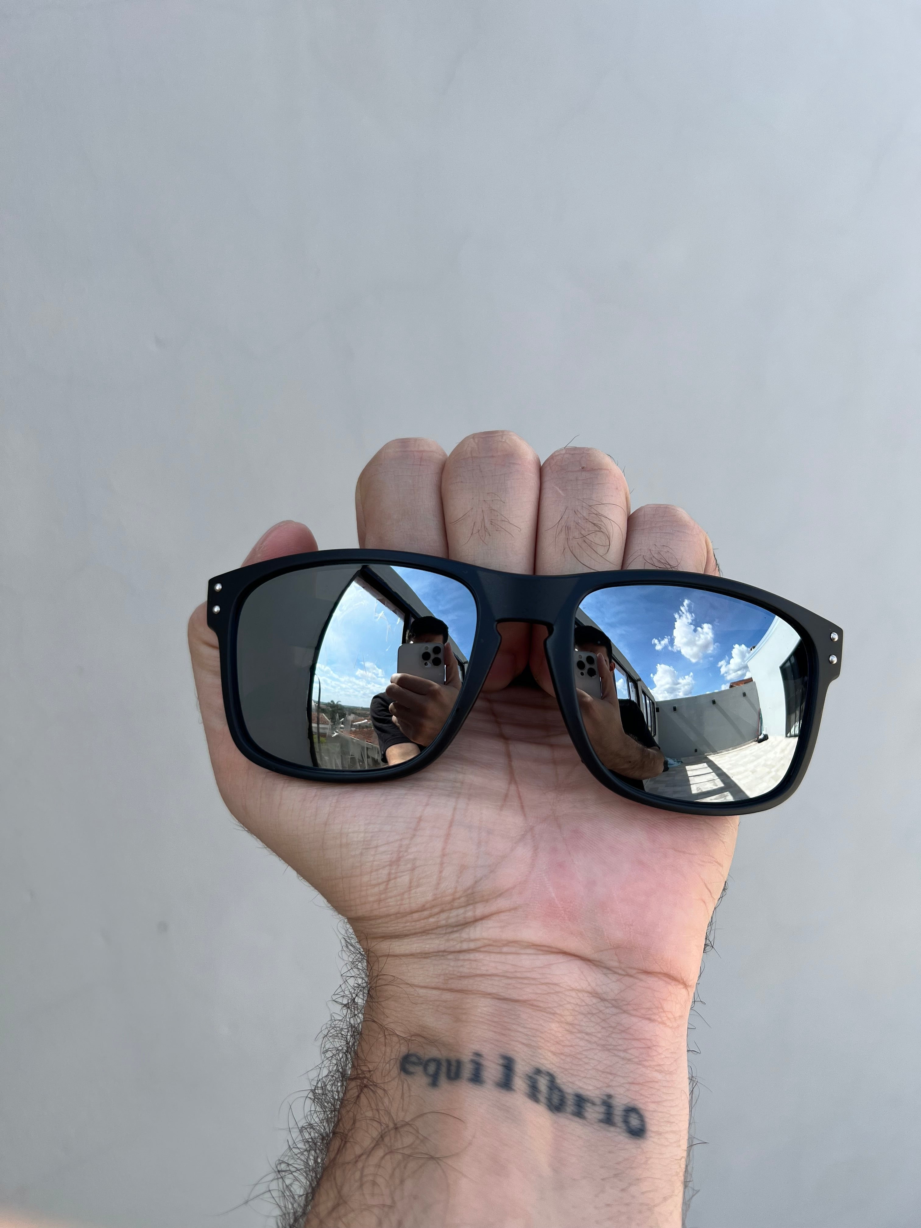 Holbrook Liquid Custom (2x1)