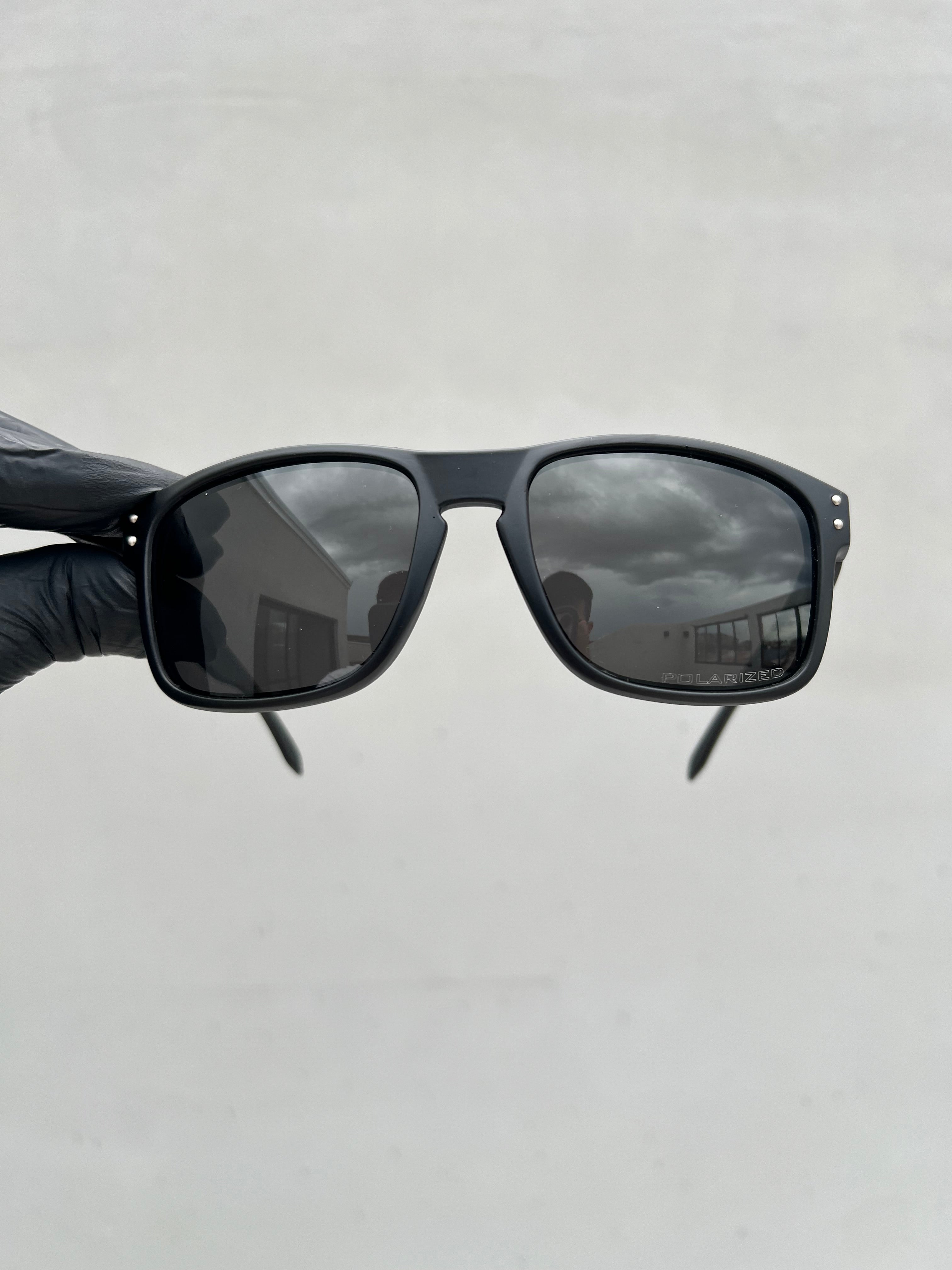 Holbrook Black (un)