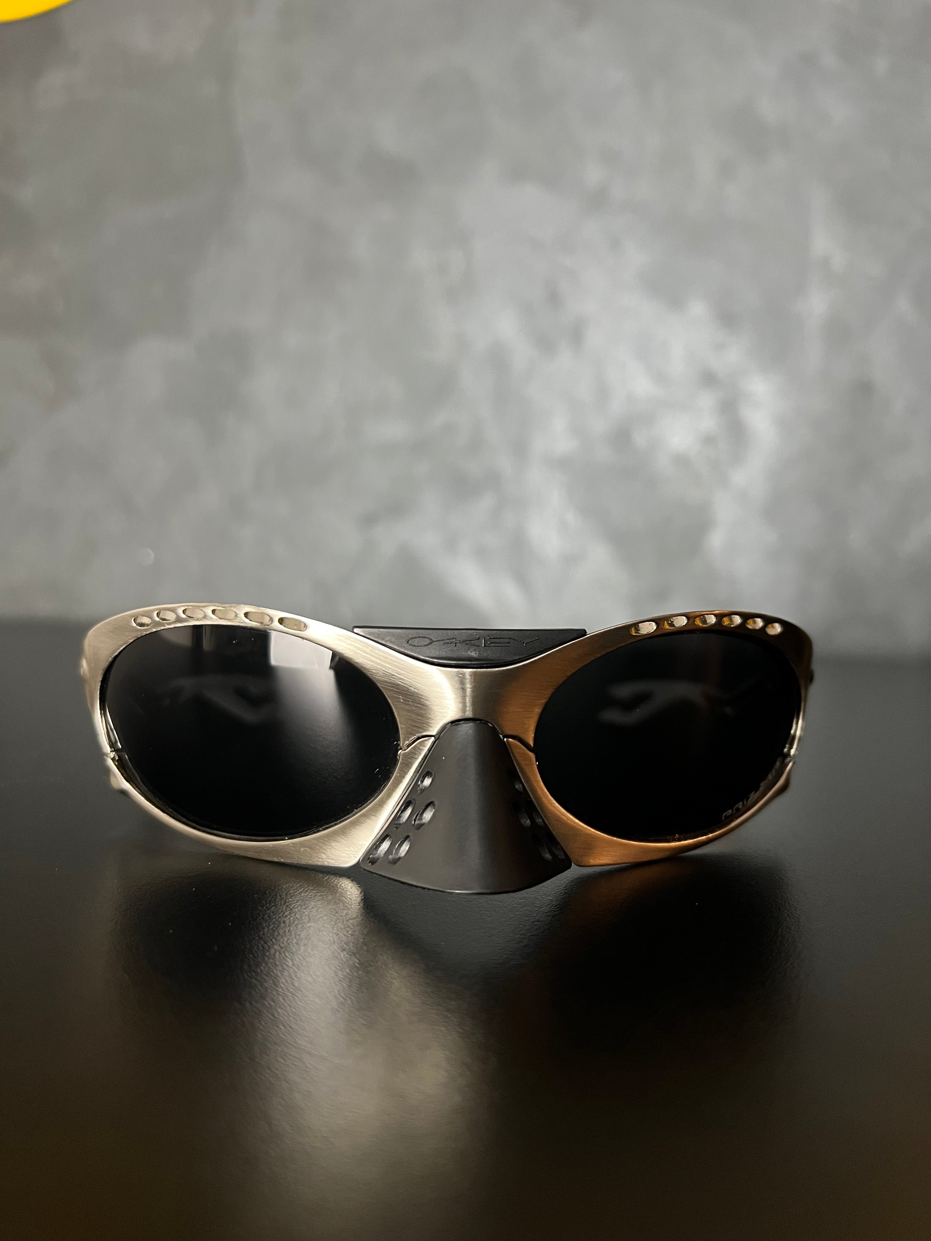 Plantaris Titânio Lentes Black (feita em metal) (2x1)